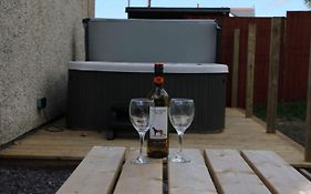 Swyn Y Mor Beach Close Pet Friendly Hot Tub